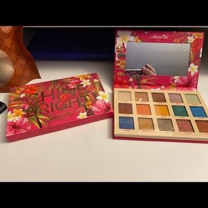 Amour Us “Shine Bright” Palette